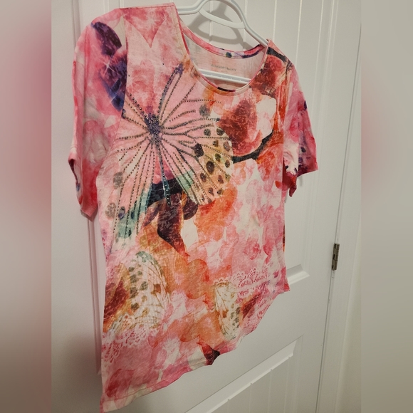 🌟4/$15 Allison Daley Pink Butterfly T-Shirt Size Small Petite - Picture 3 of 7